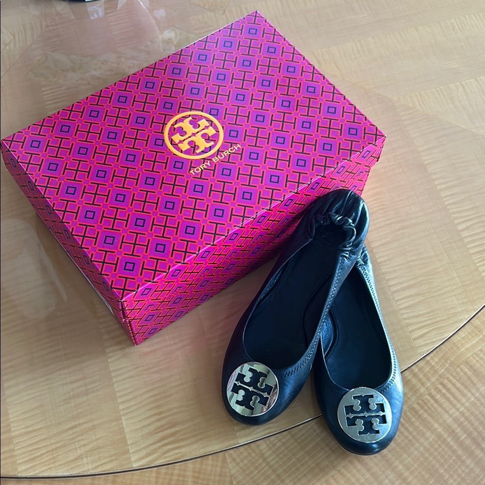 Tory Burch Black Leather Flats with Iconic Medallion